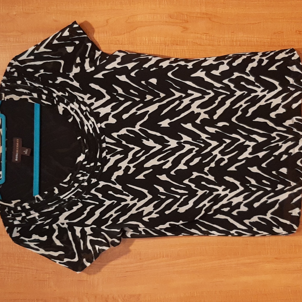 Dana Buchman Animal Print Cap Sleeve Blouse in Size Large